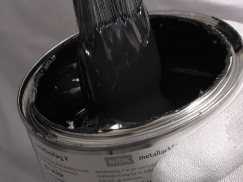 hvordan male metall med Beckers metallmaling