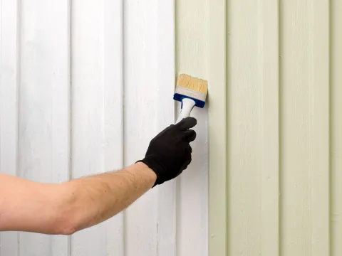 Mal huset utvendig med Beckers fasademaling. Eksteriør