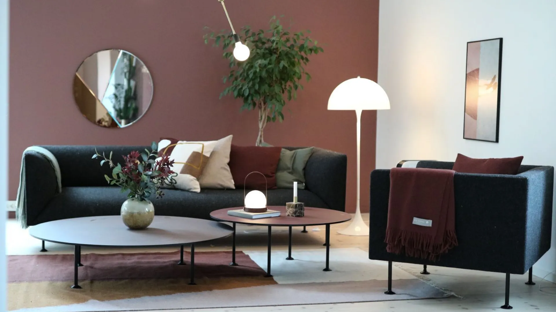 Mal med rødfarge, burgunder, brun, lek med glansgrader og lag en ny trend for 2019. Beckers Mood Velvet. Ultramatt maling