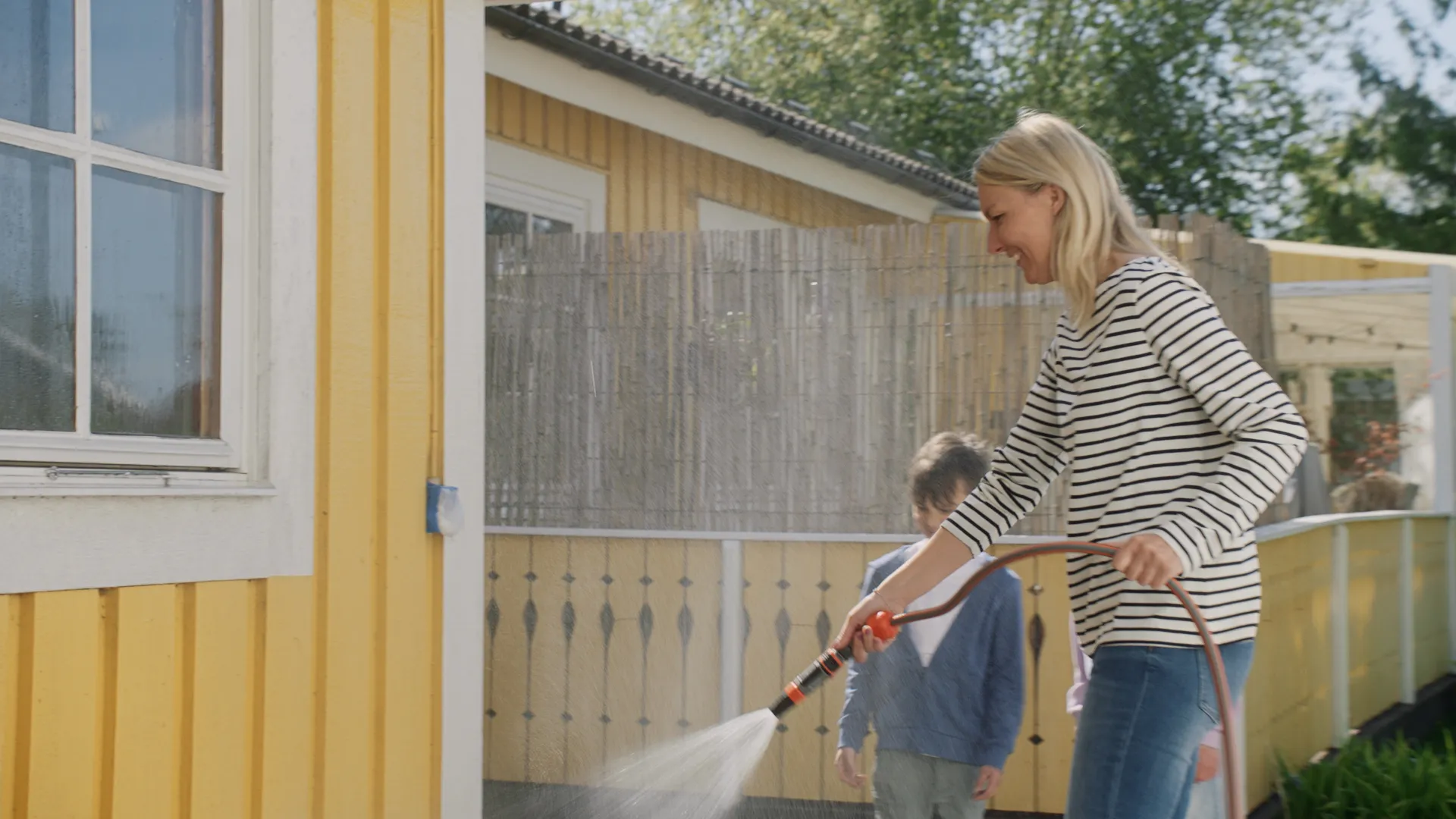 tvätta träfasad rent
